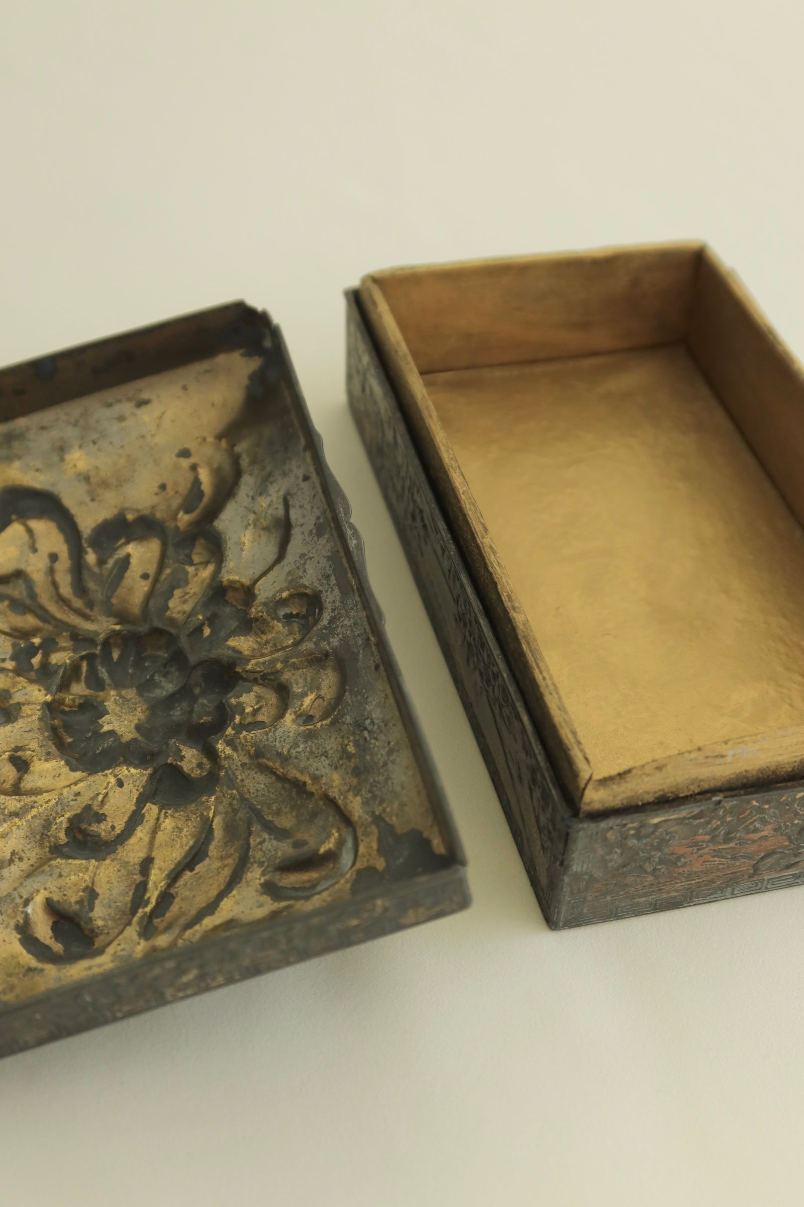 Chrysanthemum Keepsake Box - Large