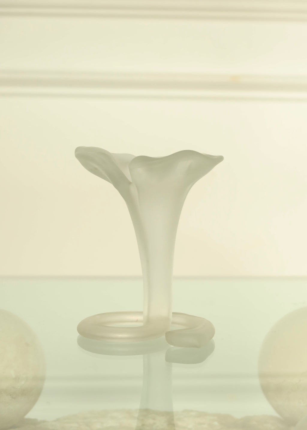 Satin Glass Calla Lily